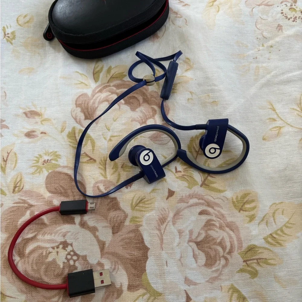Beats by Dre Powerbeats Wireless Blue Over-Ear Sport Headphones - Picture 1 of 3